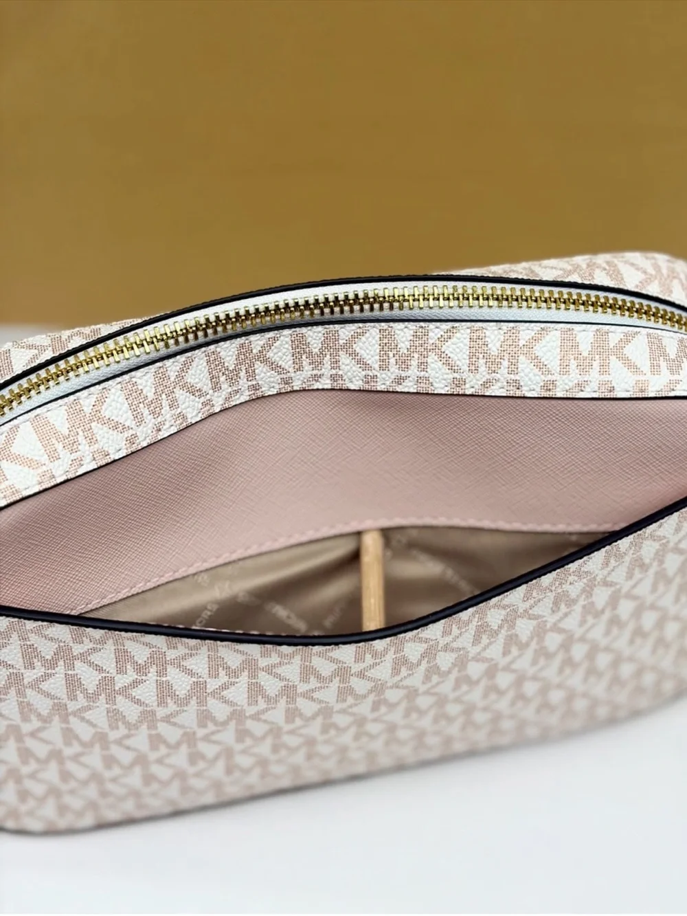 Michael Kors Jet Set Travel EW Crossbody Bag Optic White Rose Gold